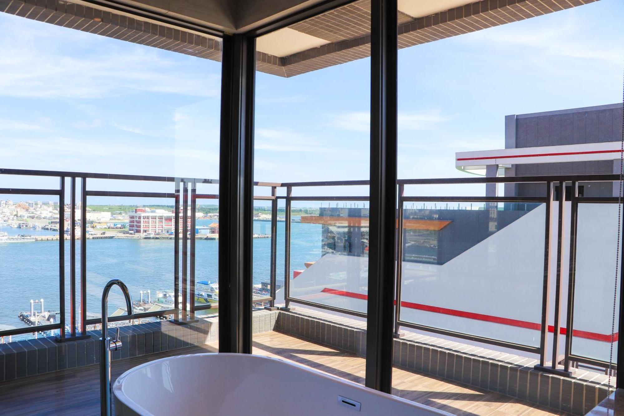 Discovery Hotel Magong Exterior photo